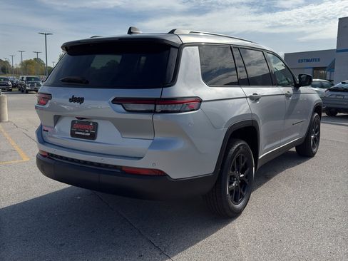 New 2025 Jeep Grand Cherokee L Altitude image 5