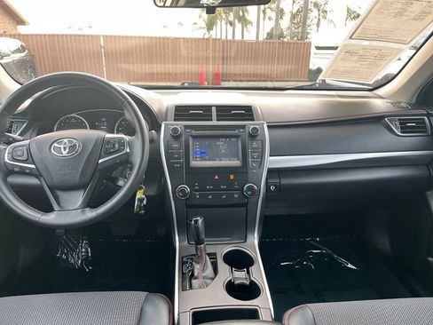 Used 2017 Toyota Camry SE FWD image 12