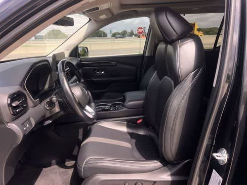 Certified 2025 Honda Pilot Touring image 11