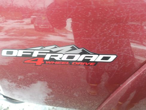 Used 2011 GMC Canyon SLE image 24