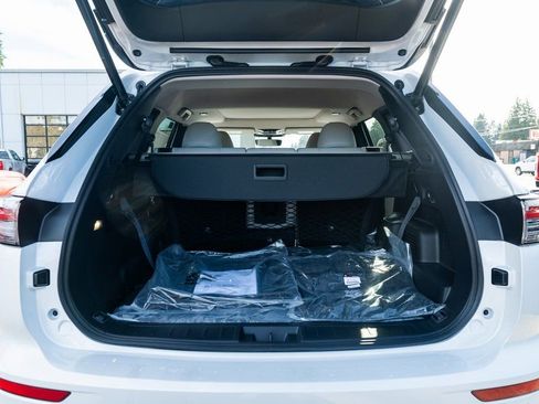 New 2026 Mitsubishi Outlander SE image 7