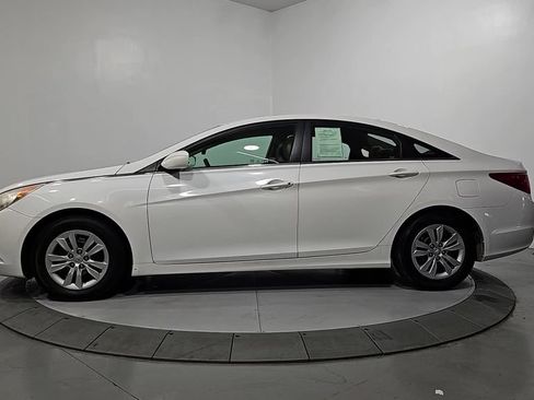 Used 2012 Hyundai Sonata GLS FWD image 2