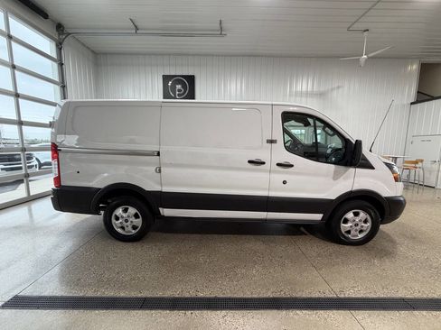 Used 2019 Ford Transit 250 130 Low Roof RWD image 5