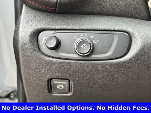Used 2025 Chevrolet Blazer RS FWD image 21