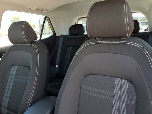 Certified 2025 Hyundai Venue SEL FWD image 14