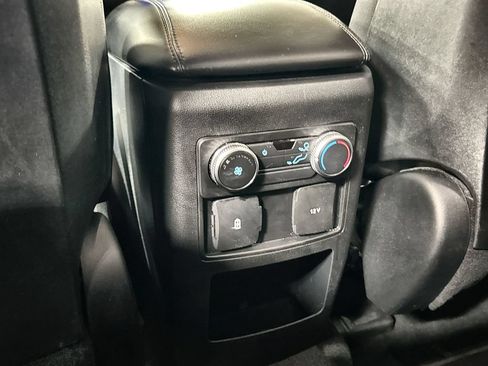 Used 2020 Ford Explorer XLT RWD image 27