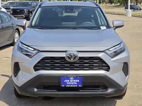 Used 2025 Toyota RAV4 XLE FWD image 3