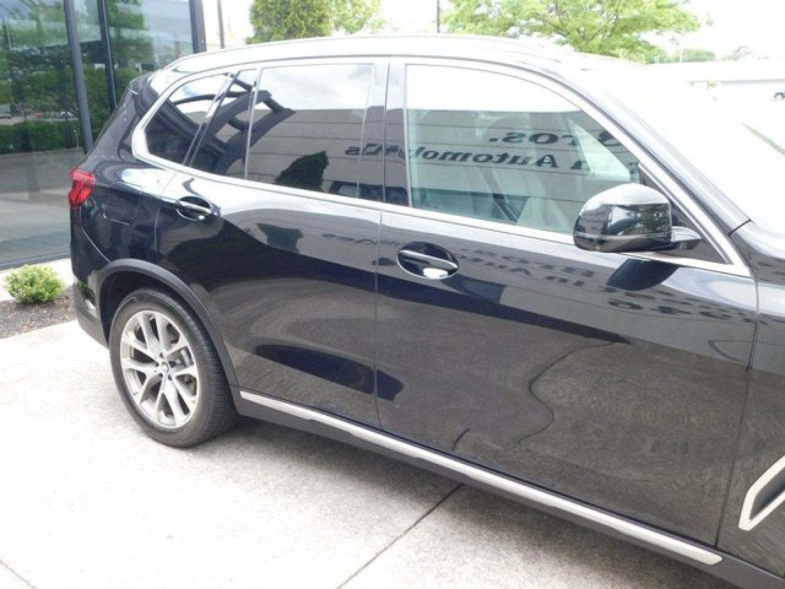 Used 2019 BMW X5 xDrive40i w/ Convenience Package AWD/4WD image 10