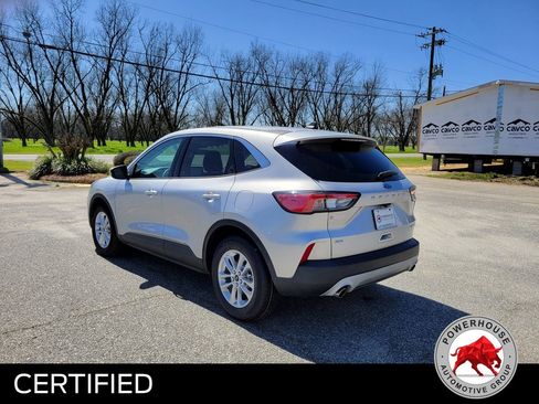 Certified 2020 Ford Escape SE image 4