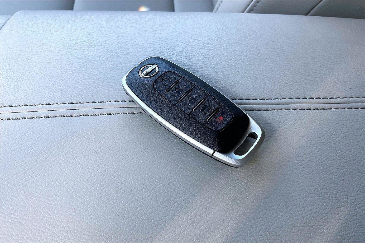 Certified 2025 Nissan Murano SV FWD image 12