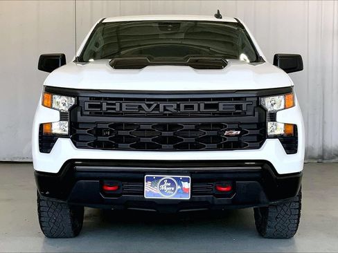Used 2024 Chevrolet Silverado 1500 Custom Trail Boss AWD/4WD image 2