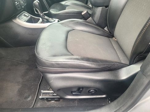 Used 2020 Jeep Compass Latitude w/ Popular Equipment Group image 17