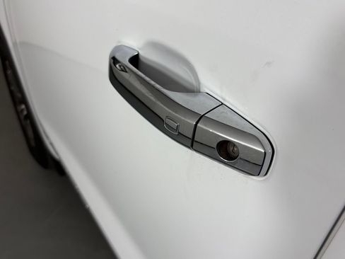 Used 2025 GMC Sierra 1500 SLT RWD image 11