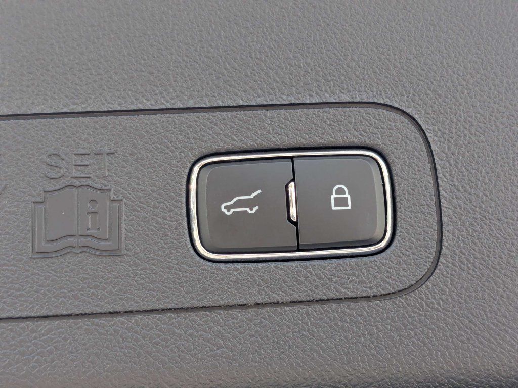 Used 2025 Lincoln Aviator Reserve w/ Equipment Group 201A AWD/4WD image 18