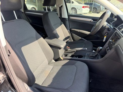 Used 2014 Volkswagen Passat 2.5 S FWD image 16
