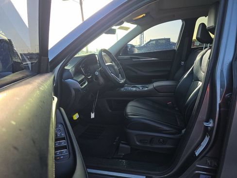 Certified 2024 INFINITI QX60 Luxe w/ Cargo Package FWD image 3
