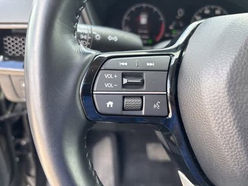 Used 2025 Honda CR-V EX-L image 11