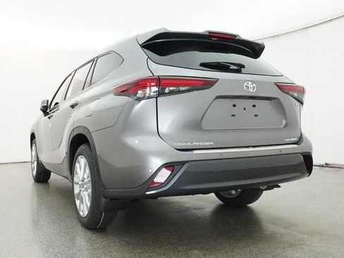 New 2026 Toyota Highlander Limited AWD/4WD image 6