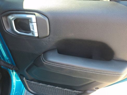 Used 2020 Jeep Wrangler Unlimited Sahara image 14