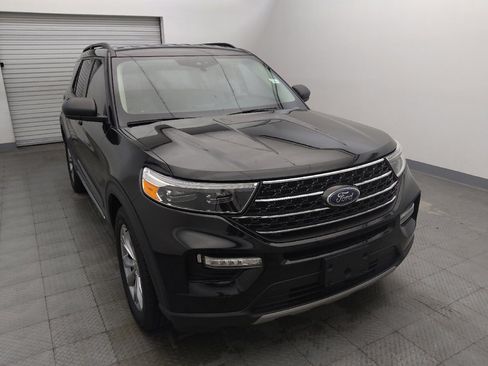 Used 2020 Ford Explorer XLT w/ Equipment Group 202A RWD image 13