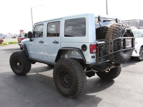 Used 2012 Jeep Wrangler Unlimited Rubicon w/ Dual Top Group AWD/4WD image 5