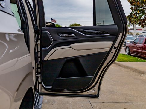 Used 2021 Cadillac Escalade Sport AWD/4WD image 39