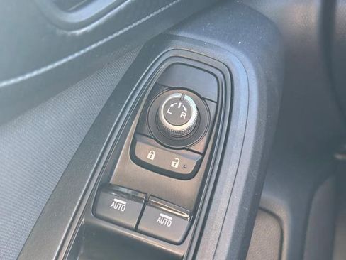 Used 2023 Subaru Crosstrek 2.0i Premium image 25