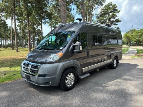 Used 2017 RAM ProMaster 3500 w/ Premium Appearance Group FWD image 6