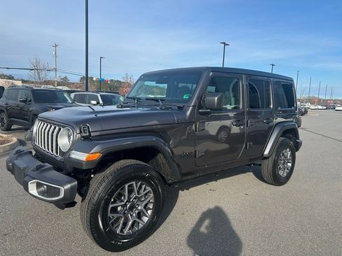 New 2026 Jeep Wrangler Unlimited Sahara AWD/4WD image 9