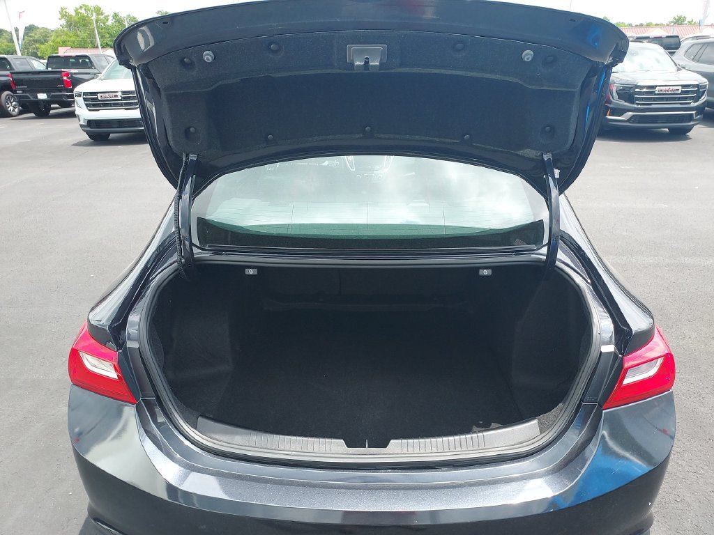 Used 2023 Chevrolet Malibu LT FWD image 28