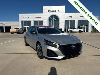 Used 2024 Nissan Altima 2.5 SV