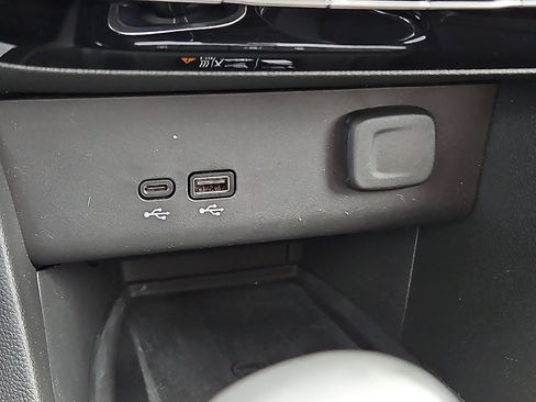 Used 2025 Buick Encore GX Avenir w/ Avenir Technology Package FWD image 22
