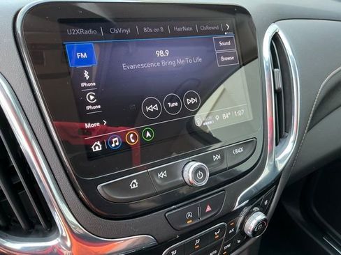 Used 2023 Chevrolet Equinox Premier AWD/4WD image 22