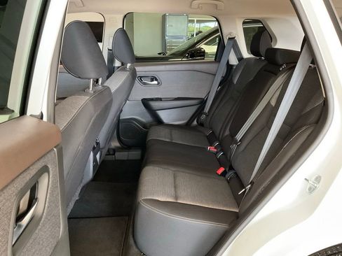 Used 2023 Nissan Rogue SV AWD/4WD image 22