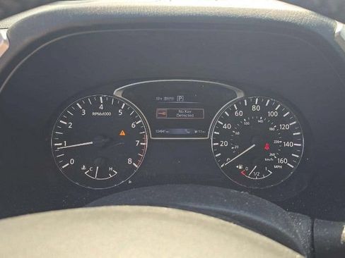 Used 2017 Nissan Pathfinder SL AWD/4WD image 5