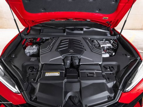 New 2025 Lamborghini Urus SE image 3