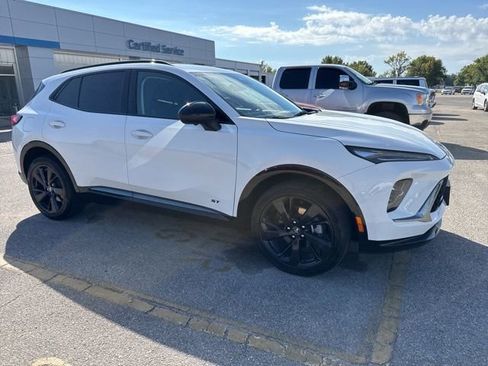 Used 2024 Buick Envision Sport Touring image 5