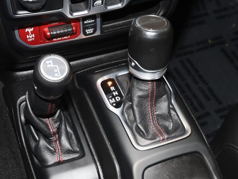 Used 2020 Jeep Gladiator Rubicon AWD/4WD image 7