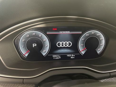 Used 2023 Audi SQ5 Prestige w/ Prestige Package image 21