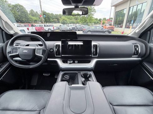 Used 2025 Ford Expedition Platinum AWD/4WD image 14