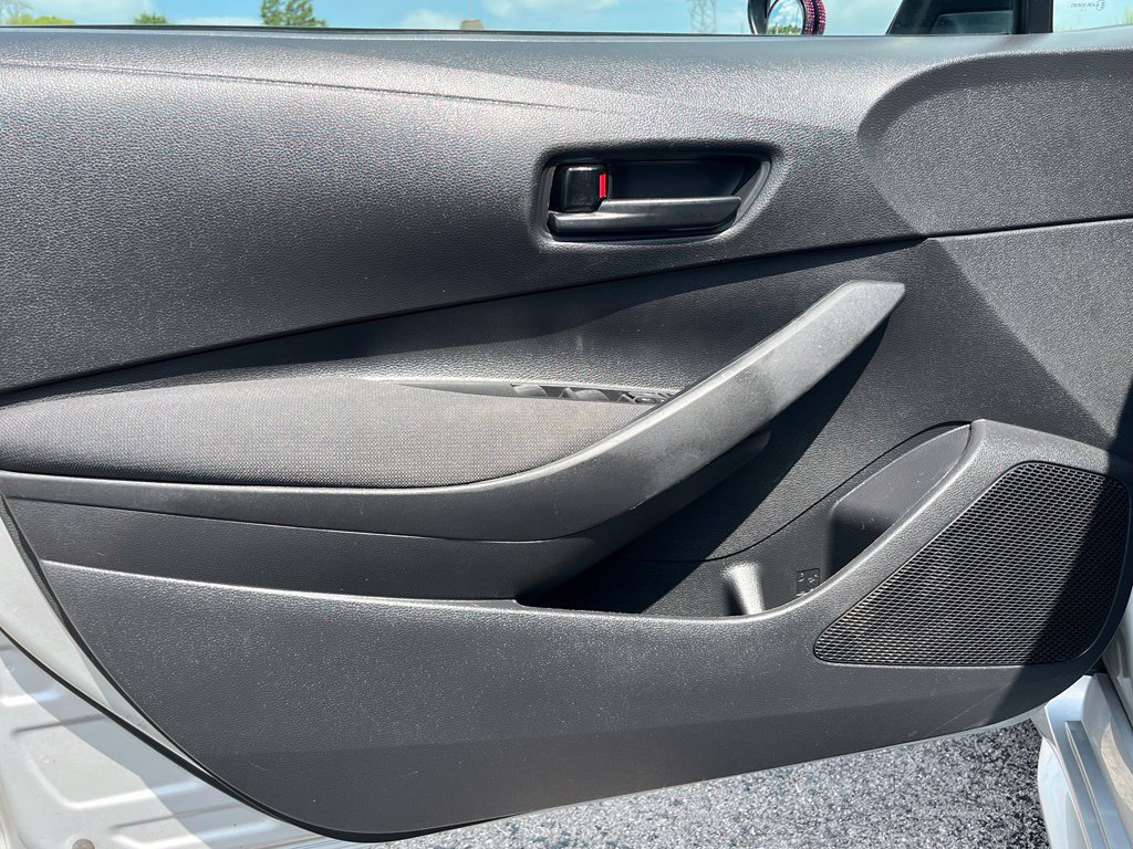 Used 2022 Toyota Corolla LE FWD image 16
