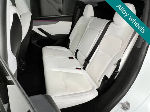 Used 2026 Tesla Model Y Long Range RWD image 19