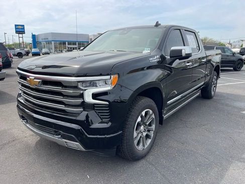 Used 2024 Chevrolet Silverado 1500 High Country AWD/4WD image 3