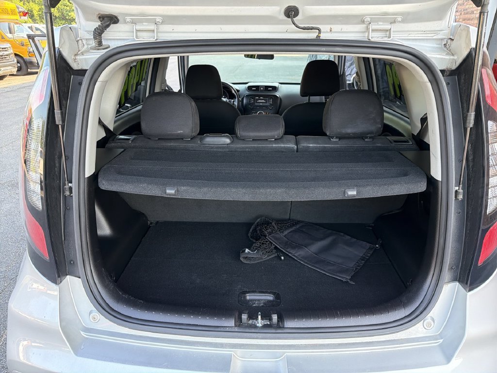 Used 2017 Kia Soul + FWD image 21
