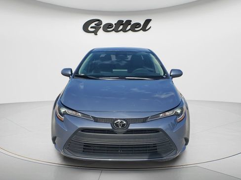 Used 2023 Toyota Corolla LE w/ LE Convenience Package FWD image 2