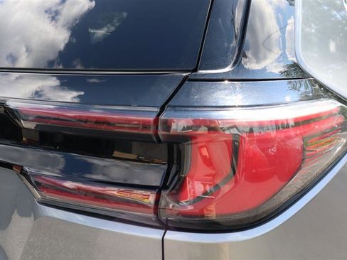 Used 2025 GMC Acadia Elevation image 27