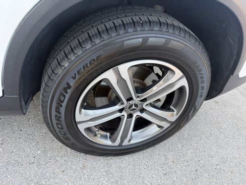 Used 2019 Mercedes-Benz GLC 300 image 34