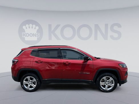 Used 2023 Jeep Compass Latitude w/ Convenience Group AWD/4WD image 8