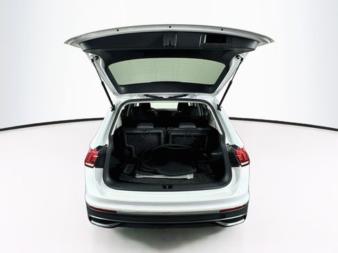 Used 2023 Volkswagen Tiguan SE FWD image 28