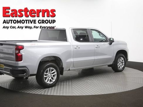 Used 2022 Chevrolet Silverado 1500 LT AWD/4WD image 43